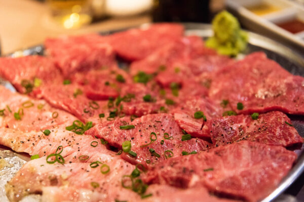 これより美味しい肉はあるのか?いや、ない!千駄木の「肉と日本酒」で肉に溺れてきた。
