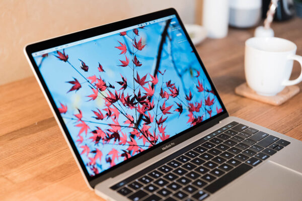 こんにちは、MacBook Pro。