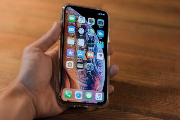 iPhone XS開封レビュー。新色ゴールドは上品で所有欲を湧き立たせる