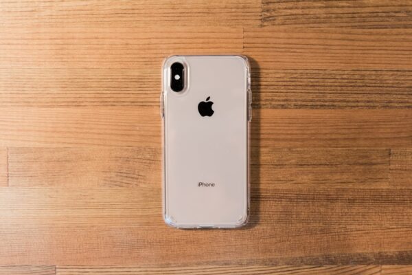 初めの一歩に。Spigen『ウルトラ・ハイブリッド』はゴールドの色味を楽しみたいiPhone XSユーザーにおすすめ