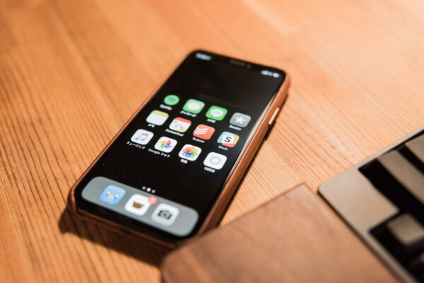 【スマホの中身 番外編】iPhone XS時代のシンプルホーム画面晒し