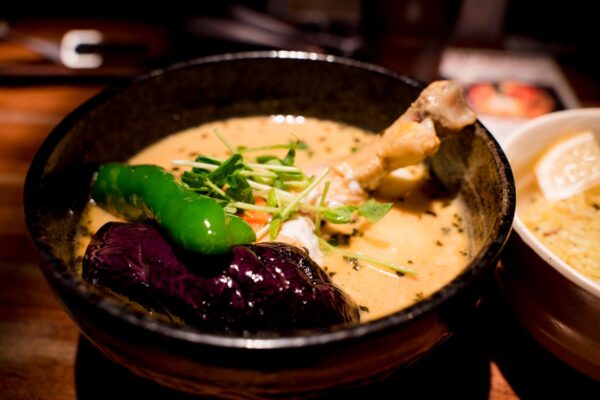 あのPerfumeも訪れた!すすきのスープカレーYellowで極上のスープカレーを食らう / #ハタチと旅と北海道