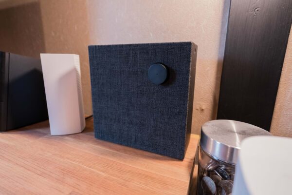 IKEAのBluetoothスピーカー『ENEBY』レビュー。インテリアとして使いたいミニマムなスピーカー