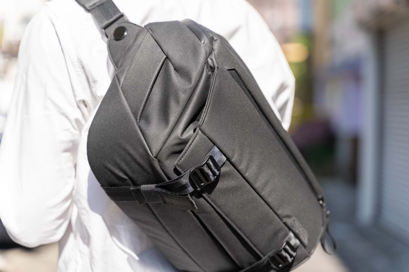 Peak Designの『Everyday Sling 10L』レビュー。機能性が高く使い