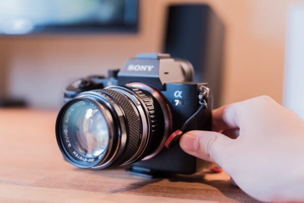 僕とOM-1 スピンオフ – 今と昔をつなぐ「マウントアダプター」を購入した話。