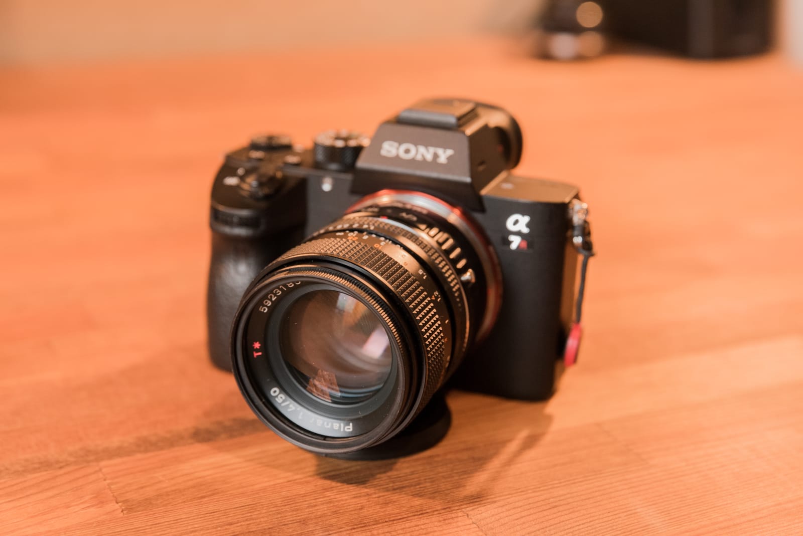 カメラ レンズ(単焦点) CONTAX Planar 50mm F1.4 AEJ』をα7R IIIに装着したレビュー。標準 