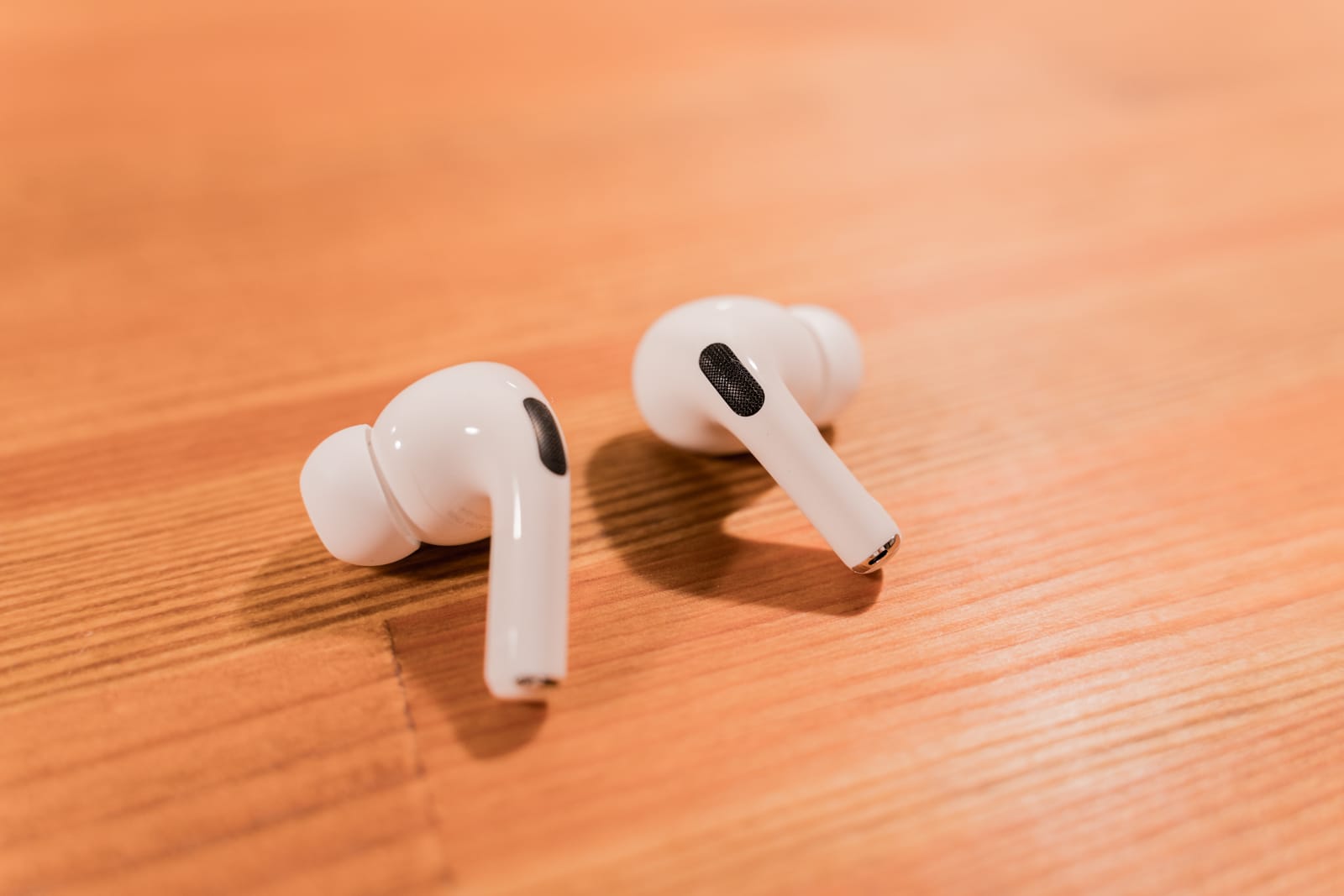 新品未使用】AirPods Pro 純正 左右イヤホンのみ【発送24H以内 