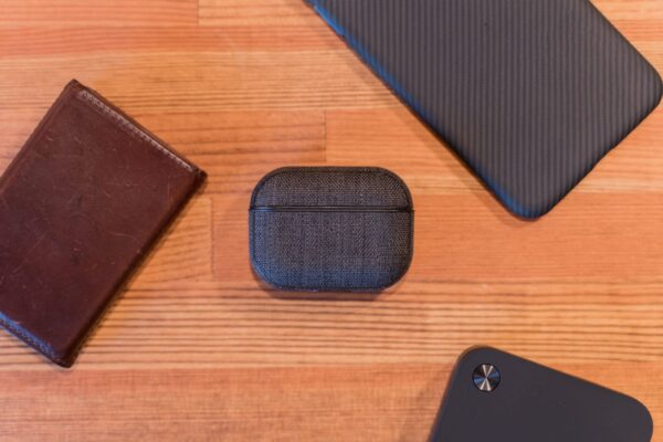 ファブリック素材でAirPods Proを傷から守る、Incaseのファブリックケースをレビュー
