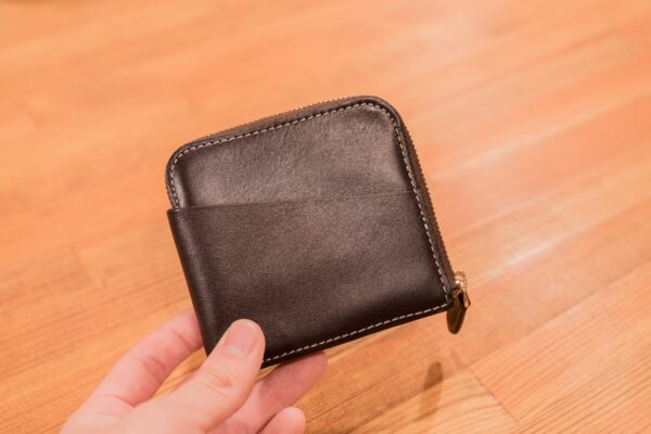 MAMORIOが入った失くさない財布『スマートウォレット』レビュー。機能は良いがもう一歩なウォレット