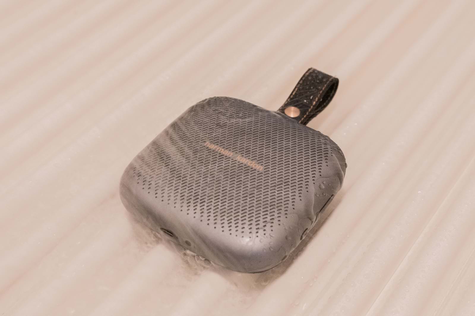IPX7防水USB-C充電対応、メタル筐体が高級感あるワイヤレススピーカー『Harman Kardon NEO』レビュー - ガジェットタッチ