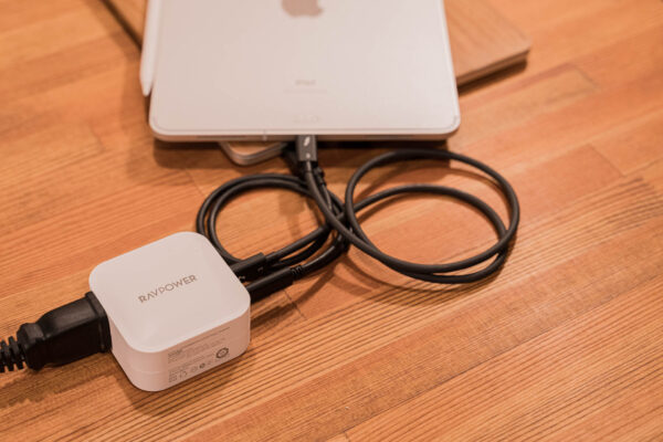 90WのUSB PBに対応したRAVPowerのUSB-C 2ポート搭載充電器『RP-PC128』レビュー【PR】