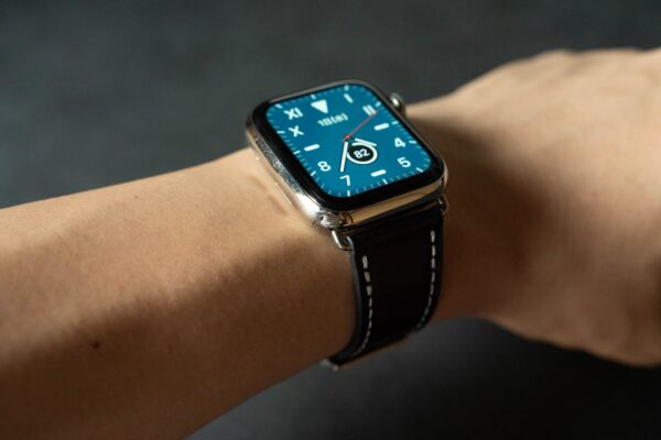 1000円台で買える、Apple Watch用本革バンドを買い足したのでレビュー