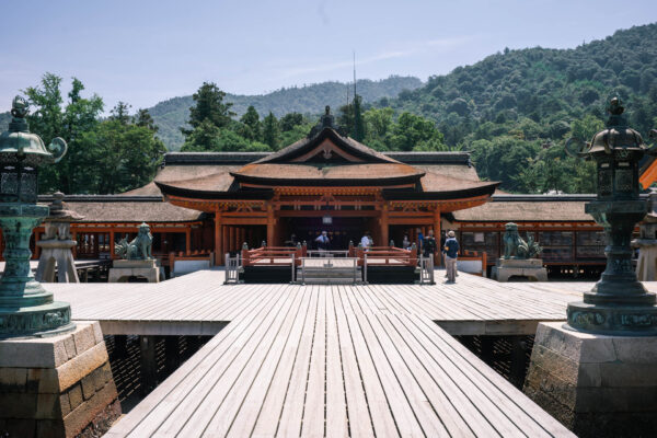 神社、仏像、それから水族館。夏真っ盛りの宮島を1日観光する | 旅と宮島【PR】