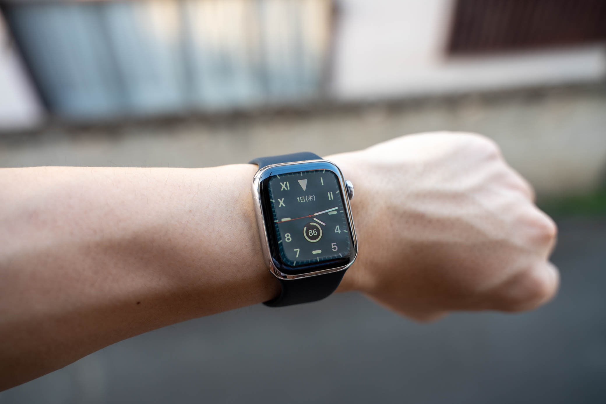 Apple Watch用純正『ソロループ』レビュー。装着感が心地よい個人的ベストバンド - ガジェットタッチ