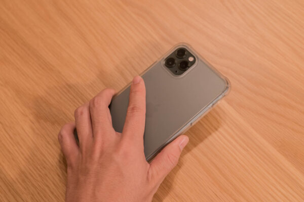持ちやすさも見た目も大満足!CASEFINITEのiPhoneケース『Frost Pro』レビュー【PR】