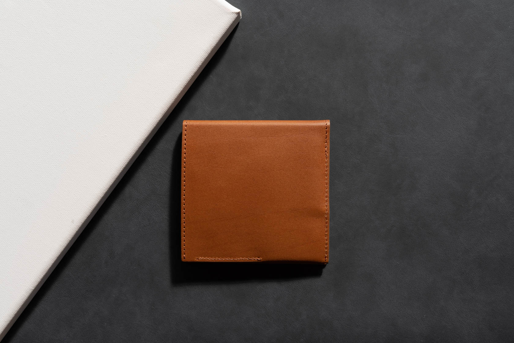 『キャッシュレス財布 abrAsus』レビュー。厚さ9mmでコンパクトなキャッシュレス時代にオススメの財布【PR】 | ガジェットタッチ