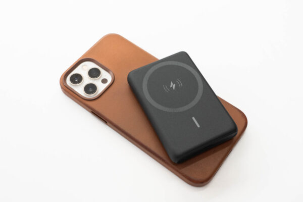 『Anker PowerCore Magnetic 5000』レビュー。磁力でくっつくのは良いが、それだけなバッテリー