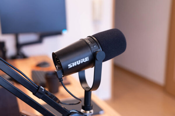 【新卒社会人、リモートワーク環境を作る: その2】 在宅環境に最適なマイクとしてShure MV7を導入