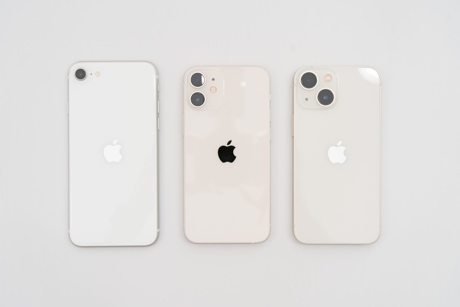 iPhone 13の新色「スターライト」はどんな色？旧機種のホワイト・Proのシルバーと比較 | ガジェットタッチ