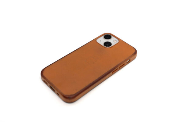 iPhone 13 mini用純正レザーケース（ゴールデンブラウン）を9ヶ月使ってみたレビュー。相変わらず側面の経年変化は微妙