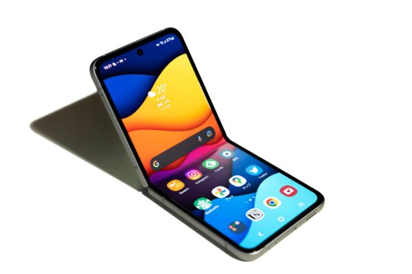 1年遅れでGalaxy Z Flip3 5Gを買いました。ドコモなら実質3万円で2年使えてお得