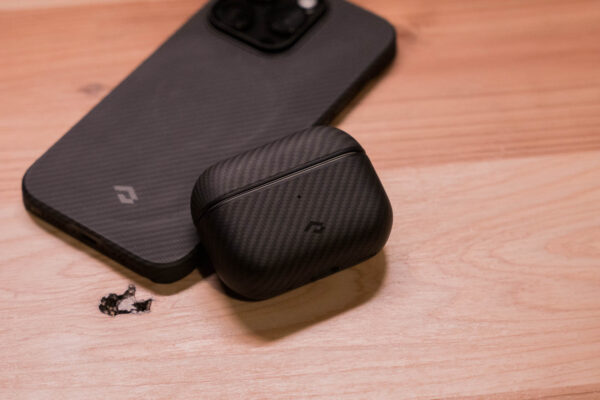 PITAKA『MagEZ Case for AirPods Pro 2』レビュー。MagSafe対応でAirPodsを守るアラミドケース【PR】
