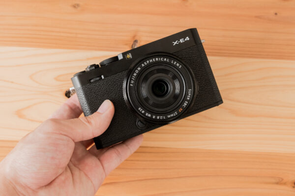 FUJIFILM『XF27mmF2.8 R WR』レビュー。X-E4にはこれしかない、全てがちょうど良いレンズ