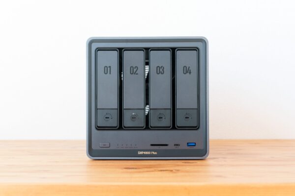 UGREEN『NASync DXP4800 Plus』半年レビュー。メディアハブや開発環境、Dockerアプリなど大活躍